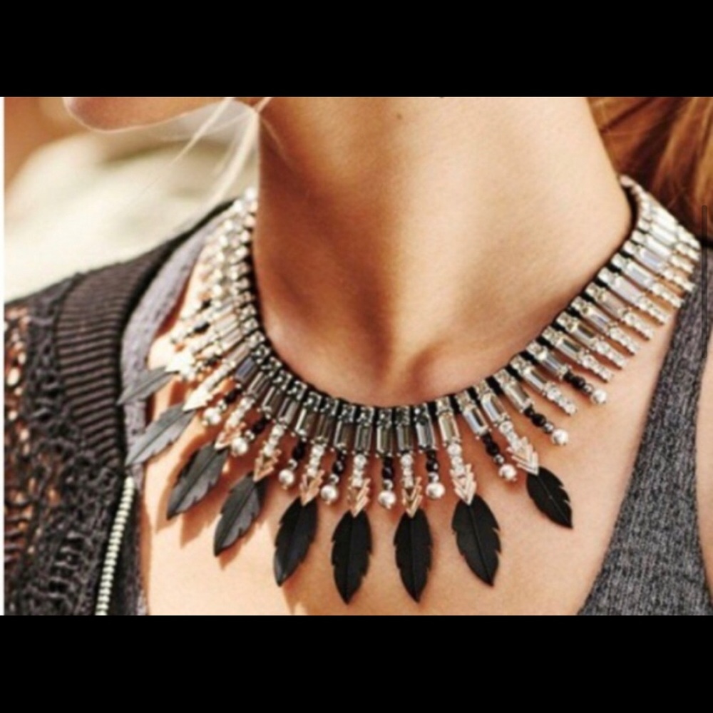 Stella & Dot Raven necklace